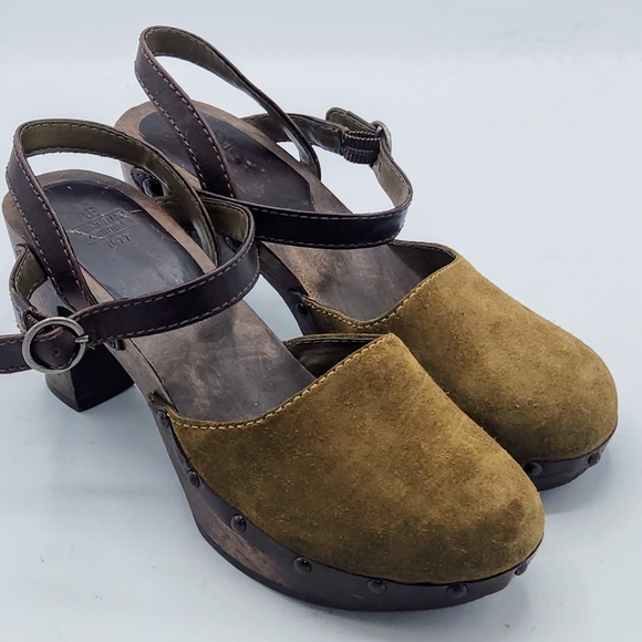 American Eagle 1977 Vintage Suede Leather Studded Clogs Wooden Heels Size 7 - Picture 1 of 13